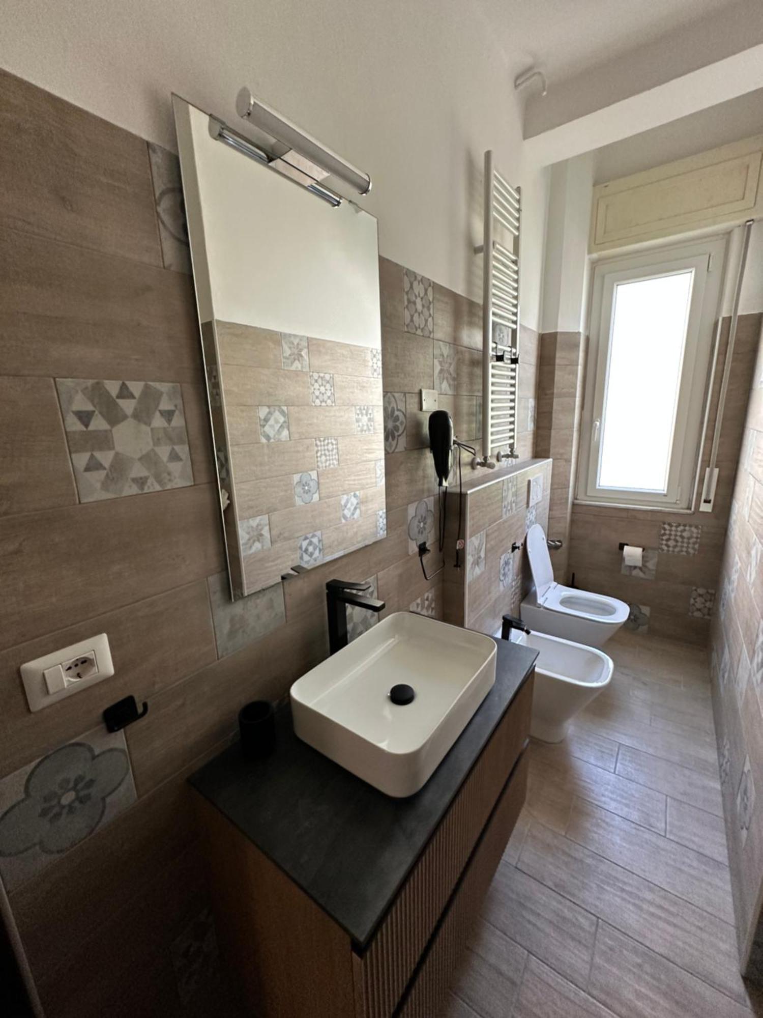 Casa Bianca 6 - Confortevole In Centro A Монелья Екстер'єр фото